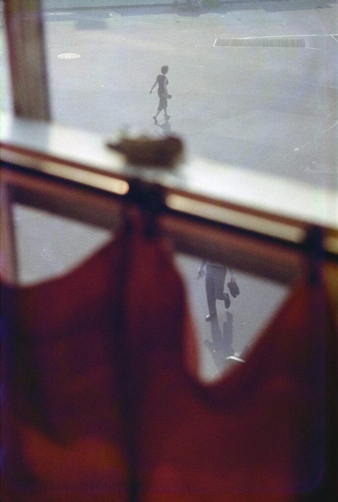 Saul Leiter: Red Curtain (1956) | © Saul Leiter Foundation